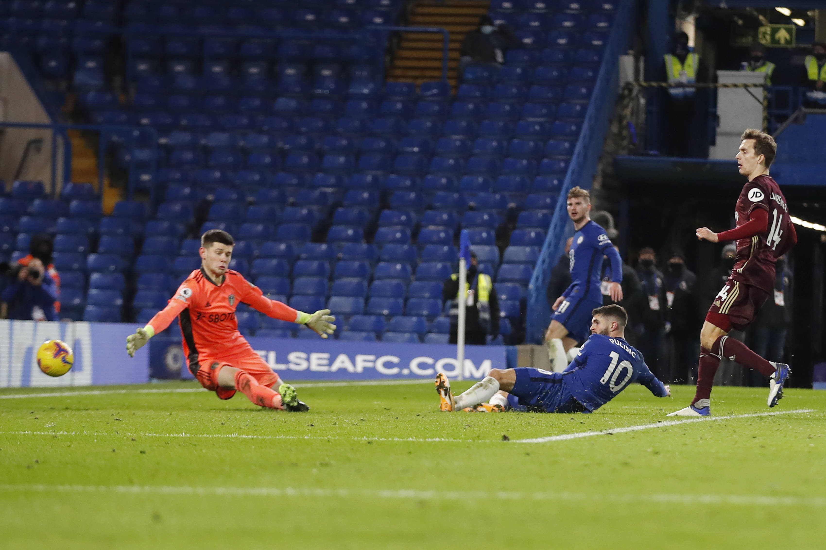 显然处于越 显然处于越